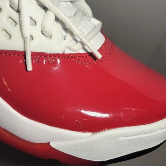 Air Jordan Maxin 200 White Gym Red sz 9 (Factory Defect) main image 6
